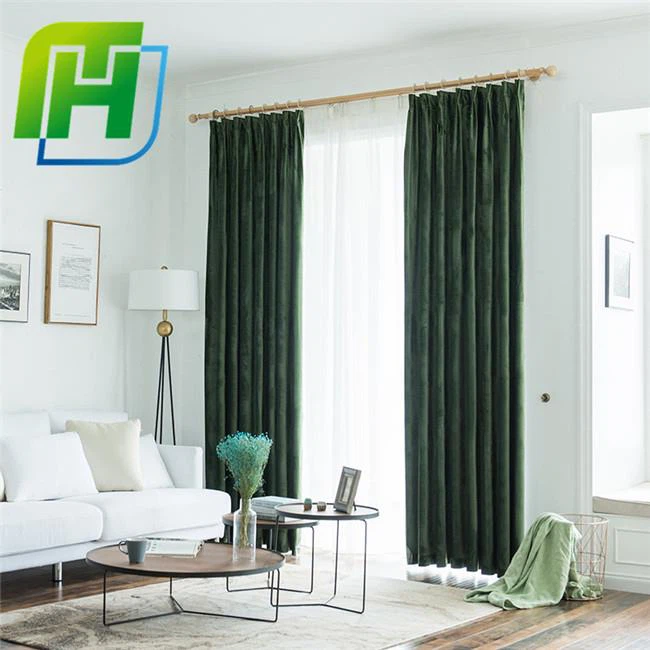 무거운 벨벳 커튼